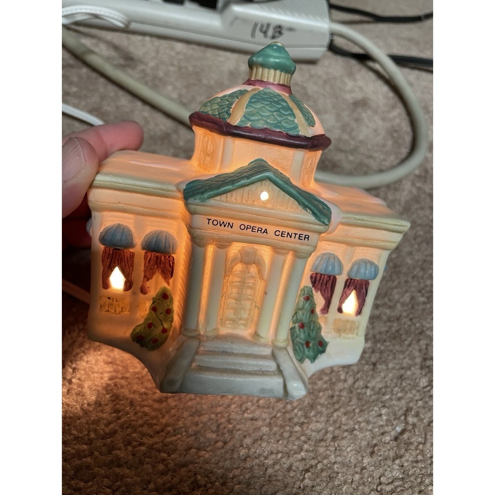 Dickens Vintage Town Opera Center Christmas Village Lighted House 1992